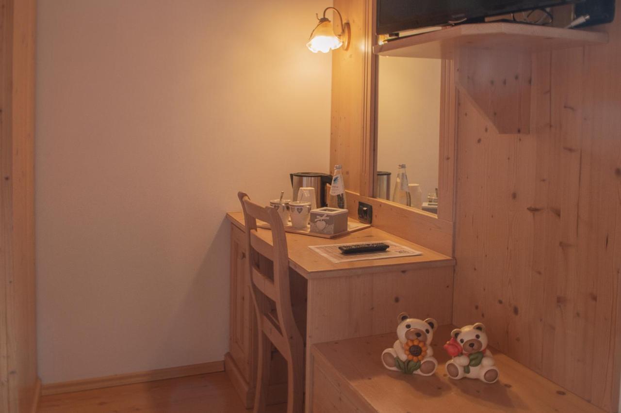 Hotel Garni Sant'Antonio Con Spa Madonna di Campiglio Luaran gambar