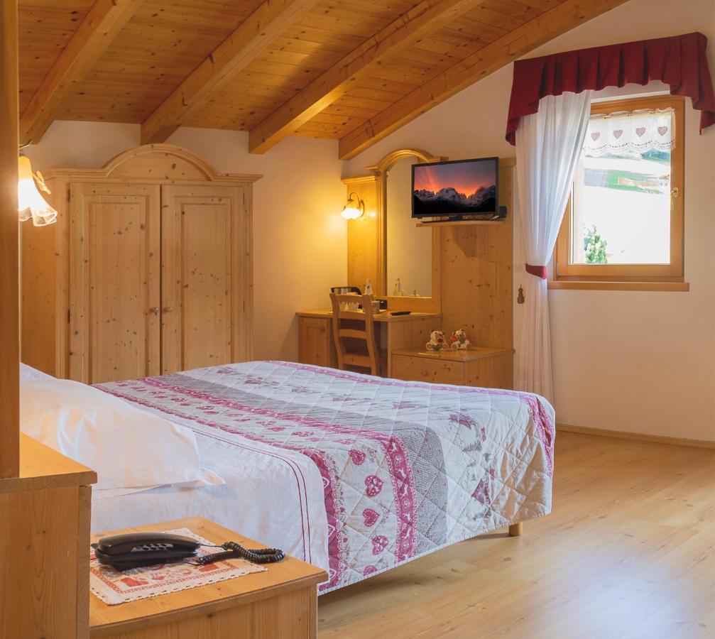 Hotel Garni Sant'Antonio Con Spa Madonna di Campiglio Luaran gambar