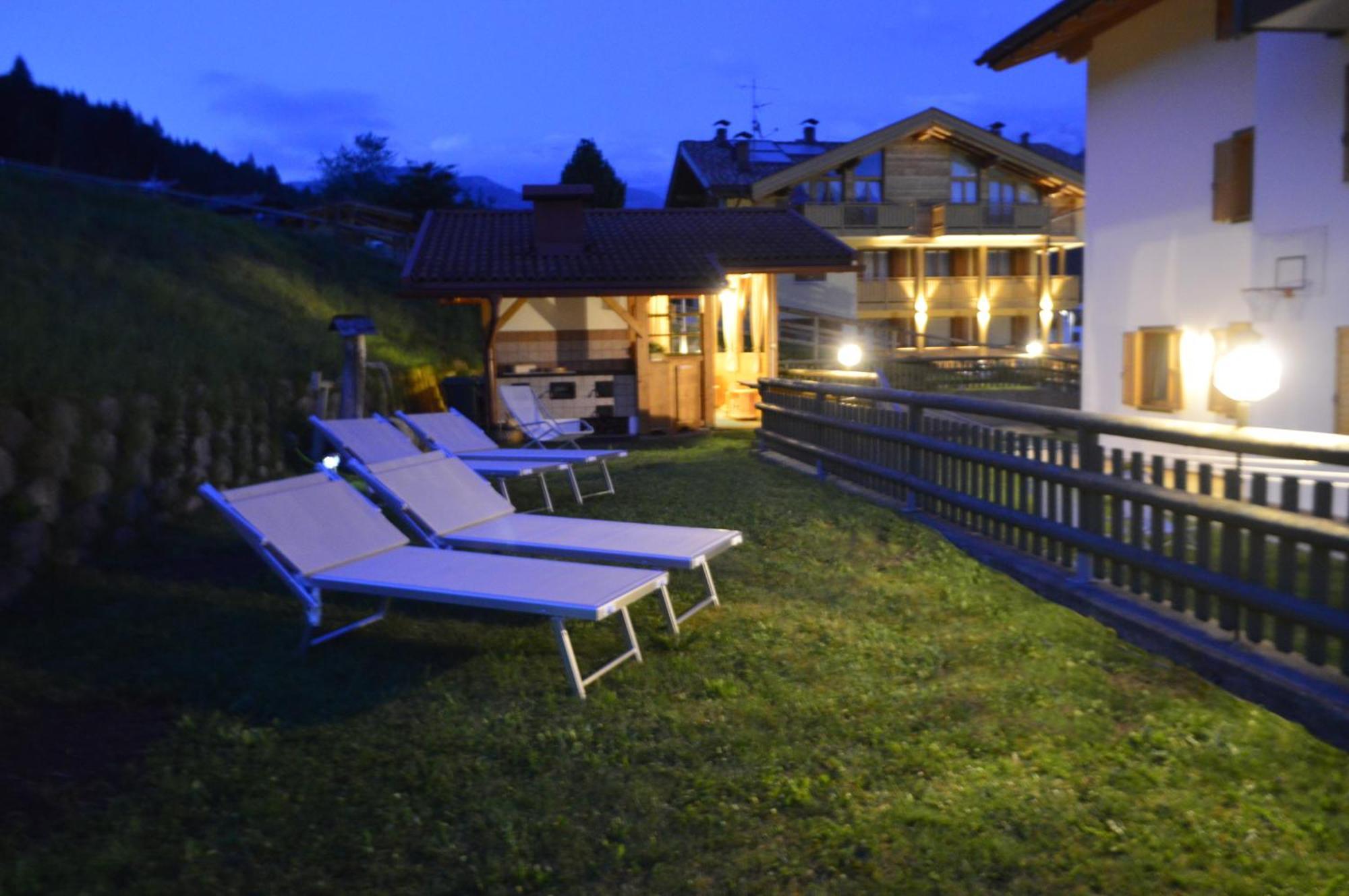 Hotel Garni Sant'Antonio Con Spa Madonna di Campiglio Luaran gambar