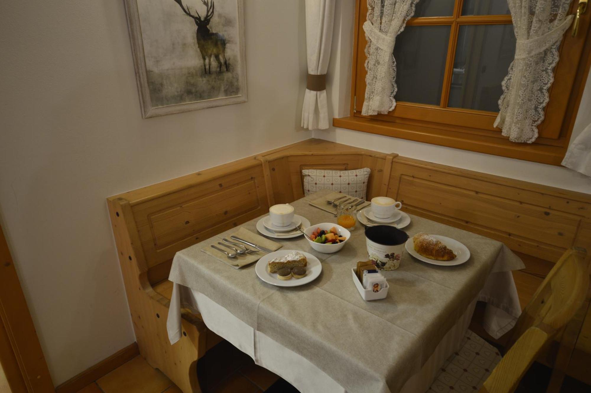 Hotel Garni Sant'Antonio Con Spa Madonna di Campiglio Luaran gambar