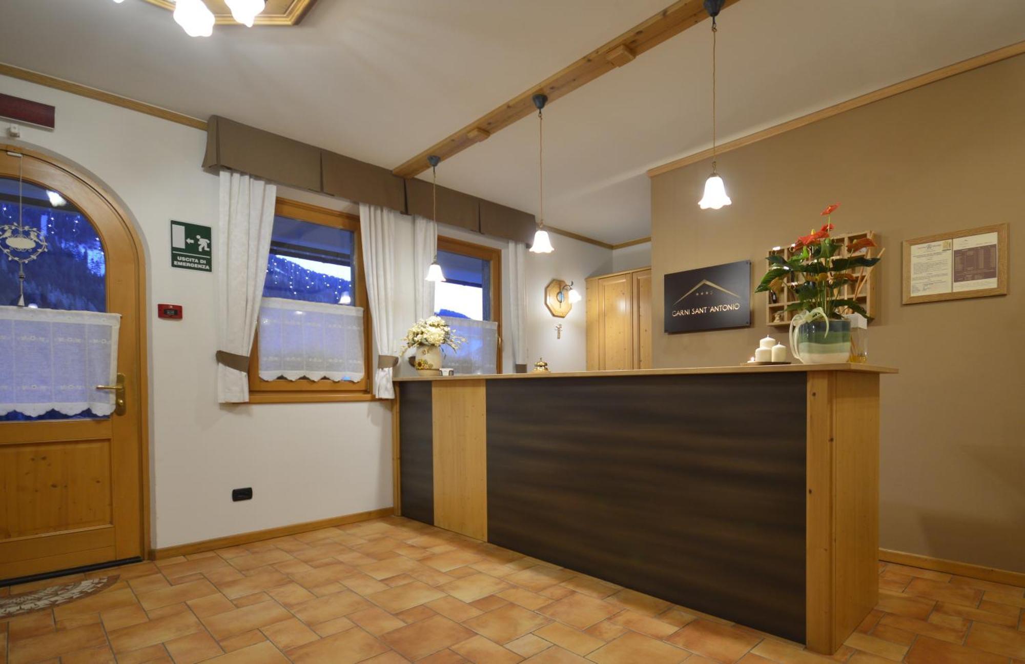 Hotel Garni Sant'Antonio Con Spa Madonna di Campiglio Luaran gambar