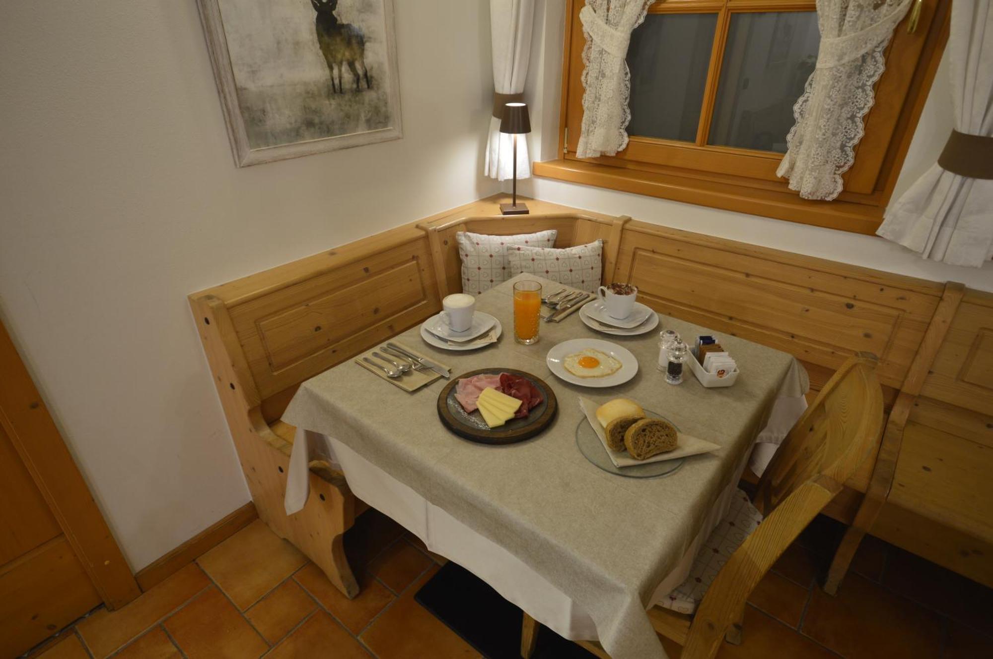 Hotel Garni Sant'Antonio Con Spa Madonna di Campiglio Luaran gambar