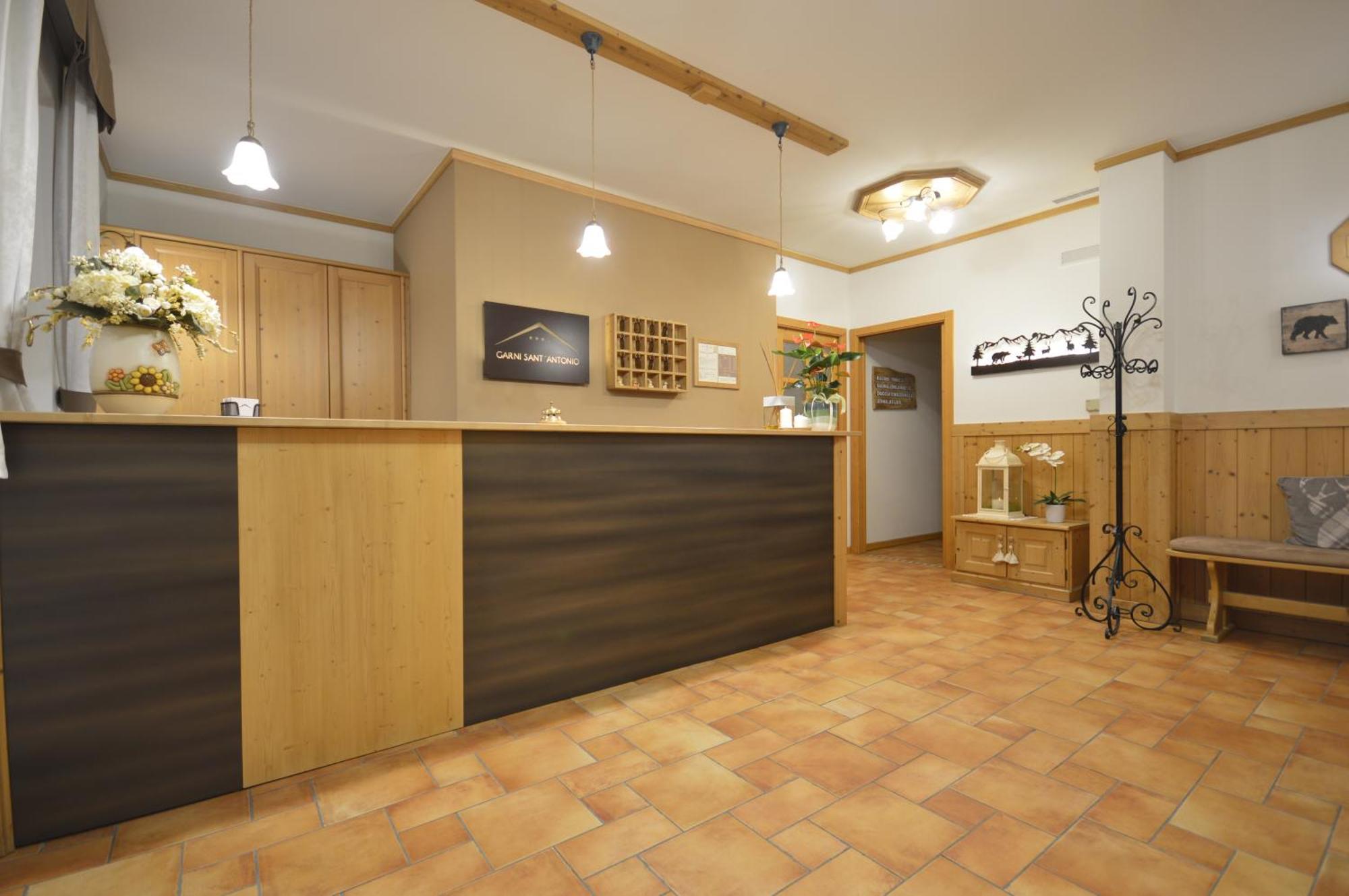 Hotel Garni Sant'Antonio Con Spa Madonna di Campiglio Luaran gambar