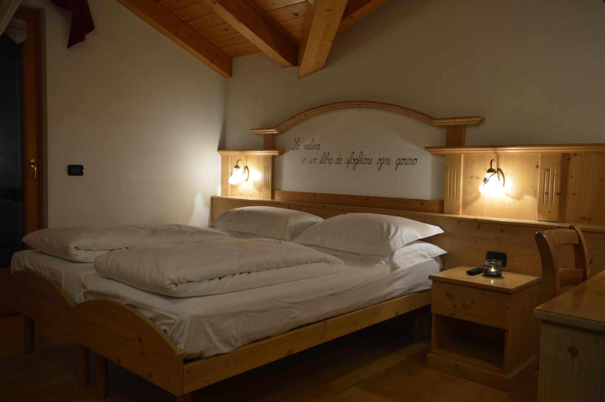 Hotel Garni Sant'Antonio Con Spa Madonna di Campiglio Luaran gambar