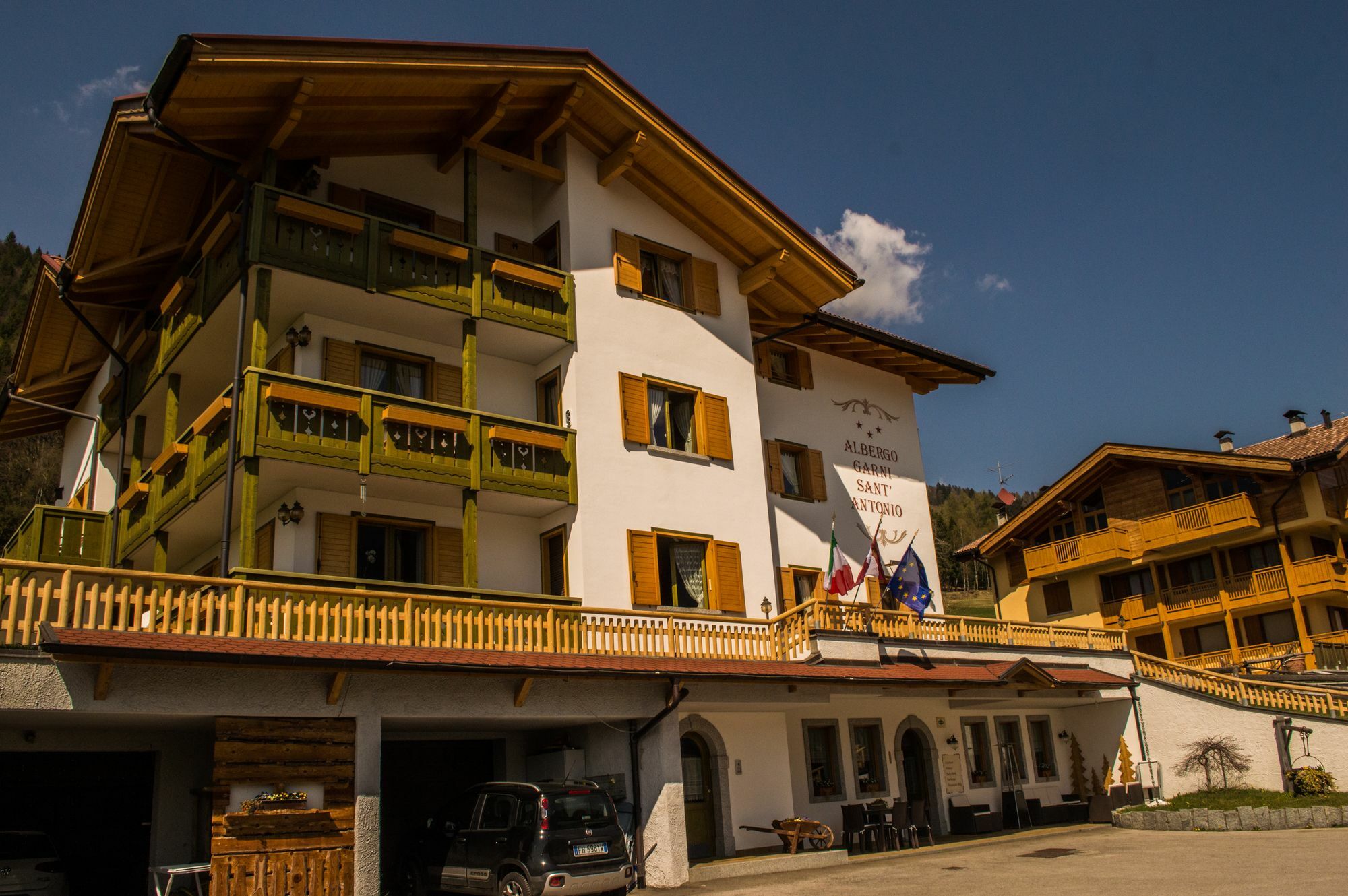 Hotel Garni Sant'Antonio Con Spa Madonna di Campiglio Luaran gambar