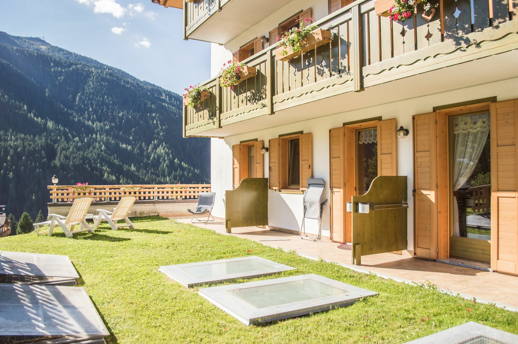 Hotel Garni Sant'Antonio Con Spa Madonna di Campiglio Luaran gambar