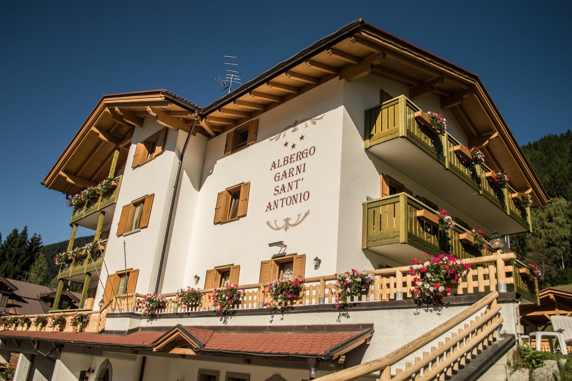 Hotel Garni Sant'Antonio Con Spa Madonna di Campiglio Luaran gambar