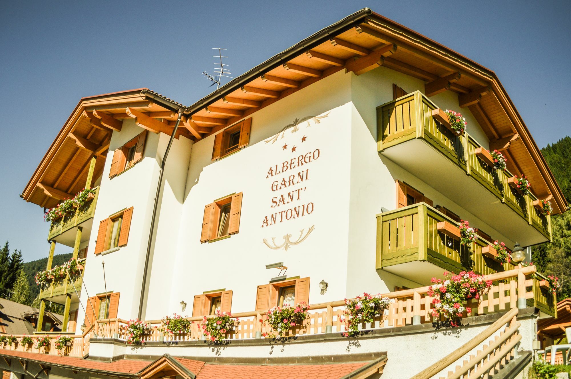 Hotel Garni Sant'Antonio Con Spa Madonna di Campiglio Luaran gambar